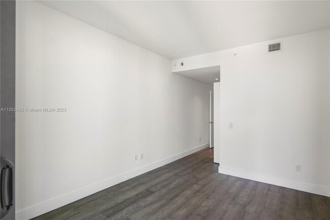 Building Photo - 501 NE 31st St