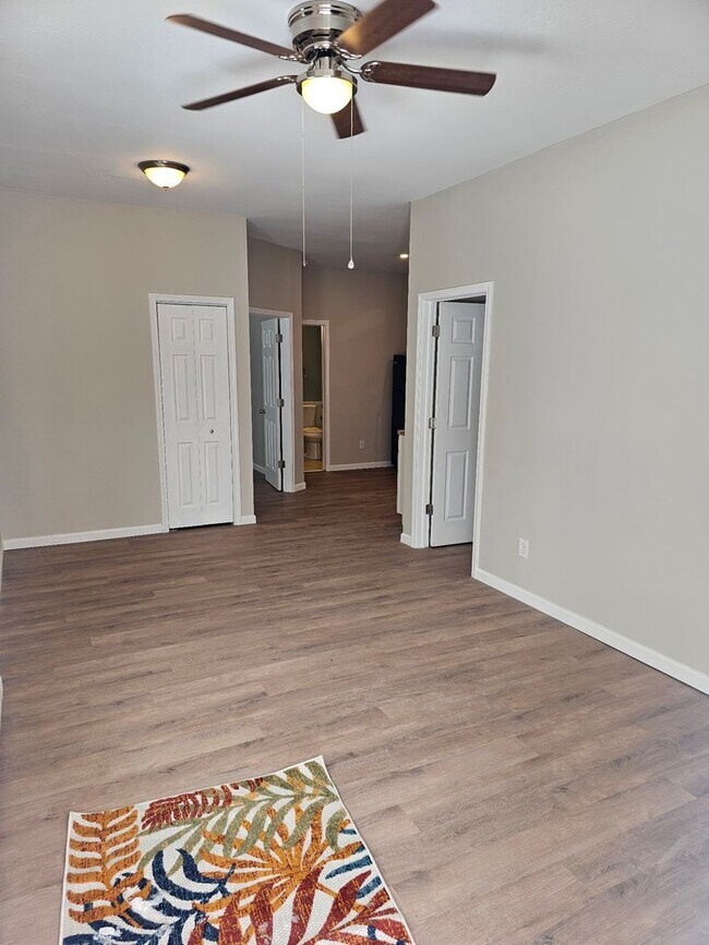 Foto del edificio - Bloomfield Back Building