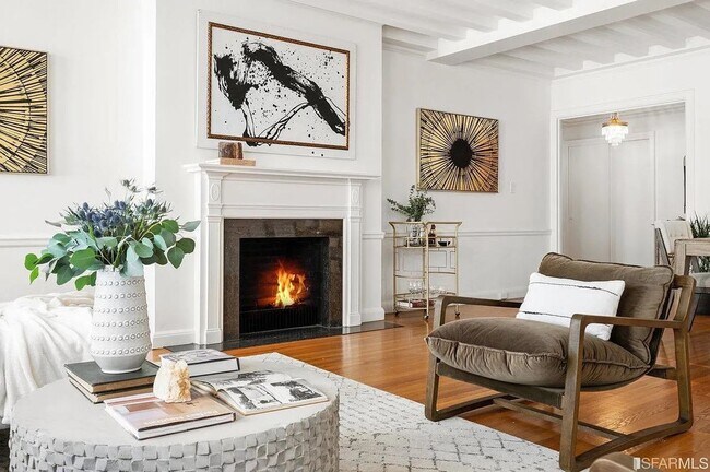 Foto del edificio - Nob Hill: Bright and Spacious, Unfurnished...