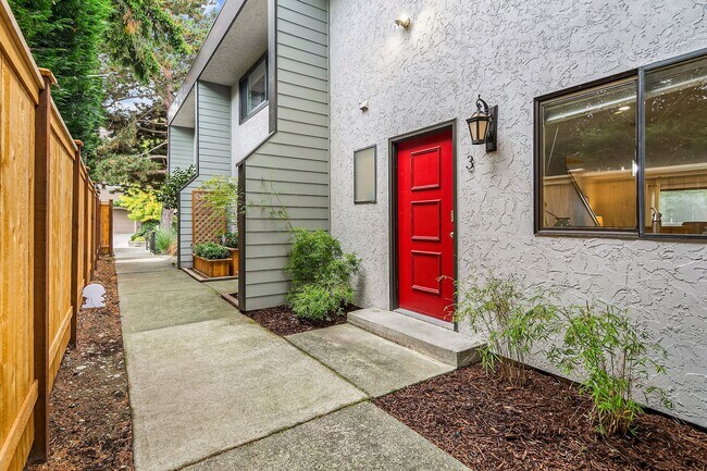 Foto del edificio - Fantastic location in the heart of downtown Kirkland!