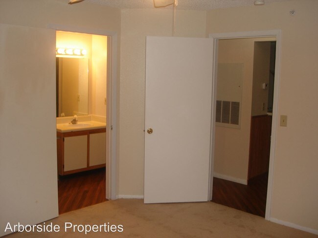 Building Photo - 621 Dory Ln