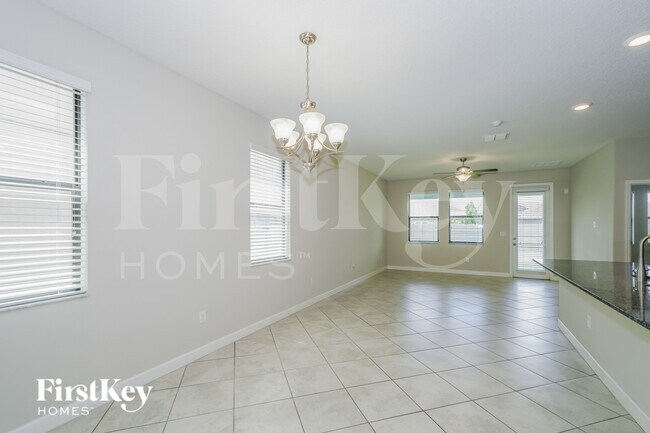 Building Photo - 9835 Ivory Dr
