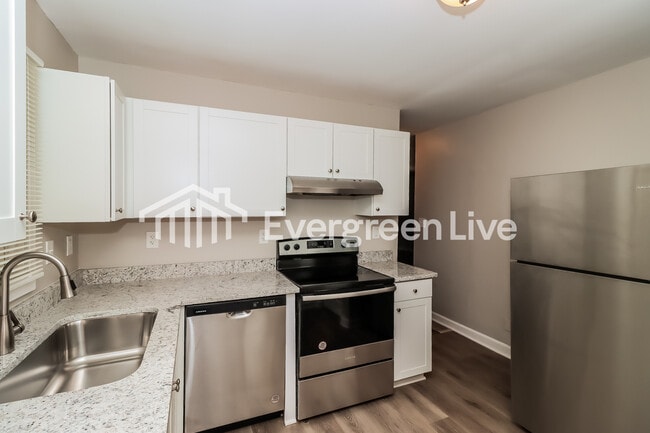 Building Photo - 1404 Hateras Ave