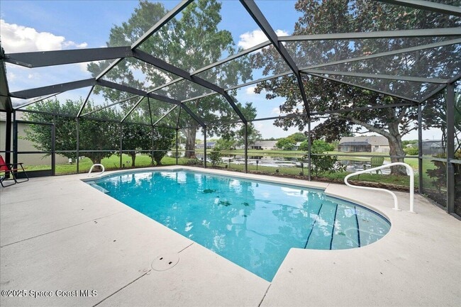 Foto del edificio - 7743 Greenboro Dr