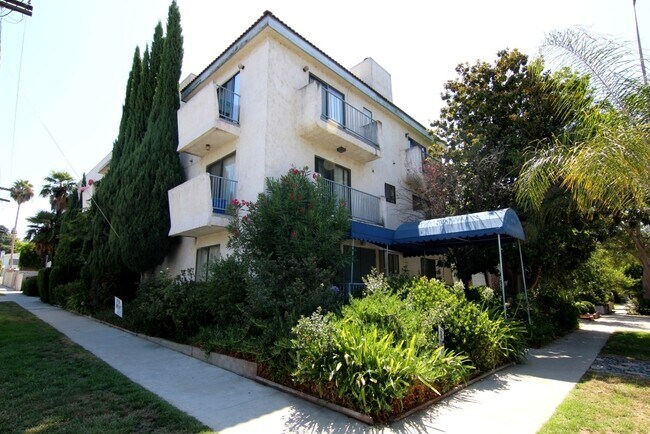 Building Photo - 4309 Beverly Glen Blvd