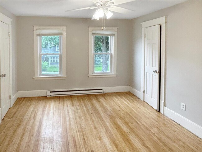 Foto del edificio - 1214 Sherburne Ave