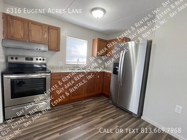 Foto del edificio - 6316 Eugene Acres Ln