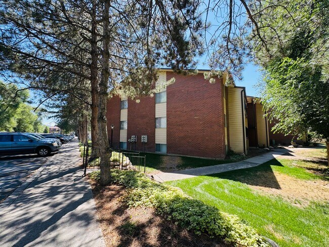 Foto del edificio - 2 bed/2 bath in Millcreek-**Move in Special-1/2 off first month**