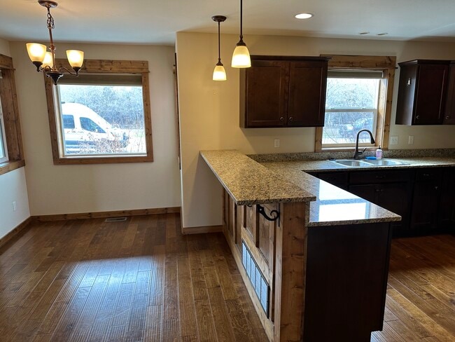 Building Photo - 504 Fowler Ave