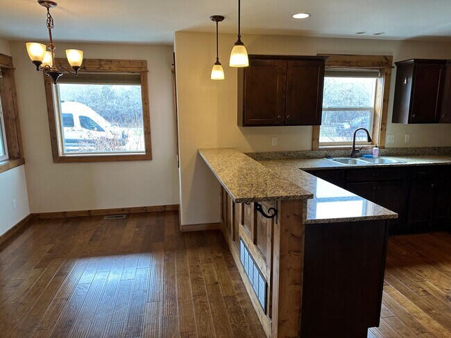 Foto del edificio - 504 Fowler Ave