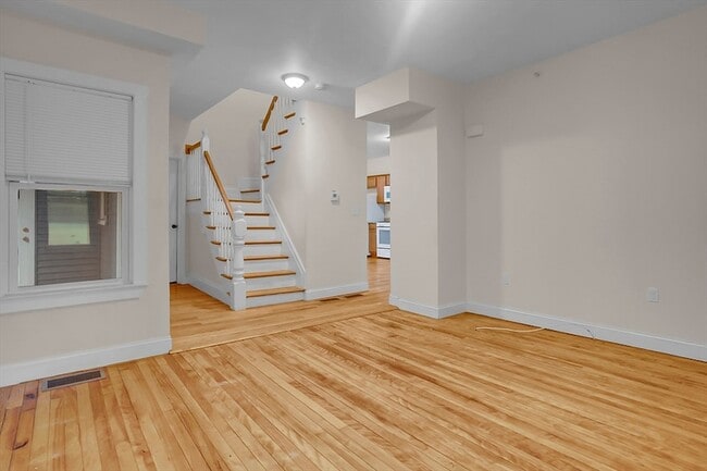 Building Photo - 29-33 Highland Avenue Unit 4