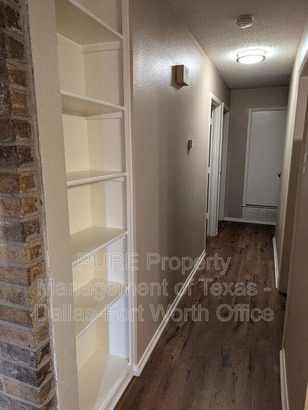 Building Photo - 817 Betty Ct