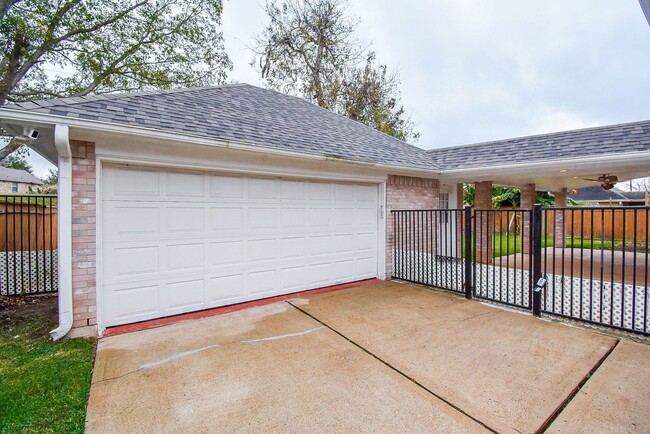 Building Photo - 51 Rivercoach Ln