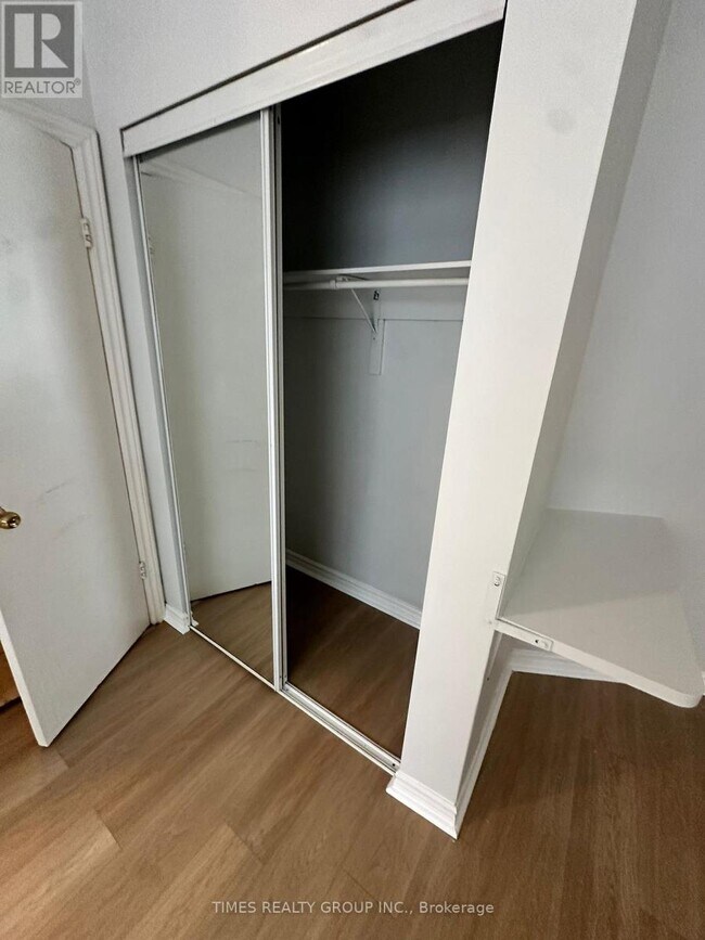 Photo du bâtiment - 1566 Avenue Rd