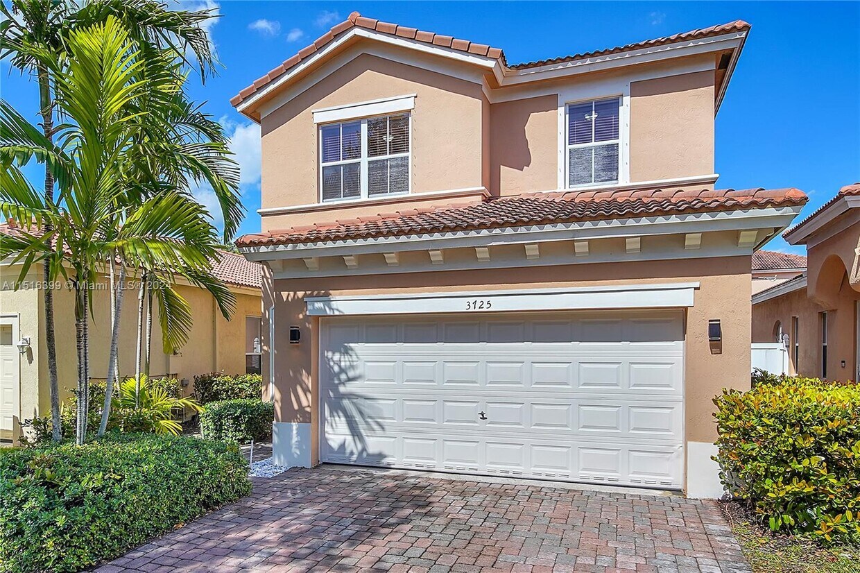 Foto principal - 3725 NE 10th St