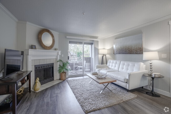 Interior Photo - Overlook at Lakemont