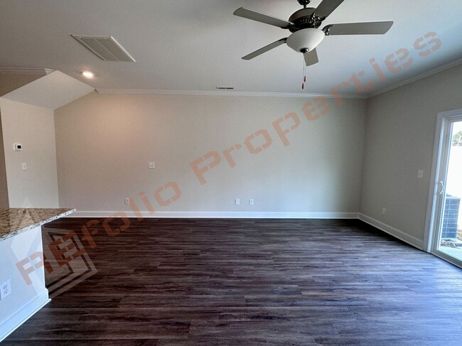 Foto del edificio - Beautiful 3 Bedroom 2.5 Bathroom Townhome ...