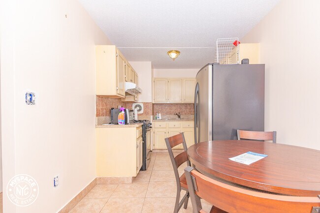 Building Photo - 153 Central Ave