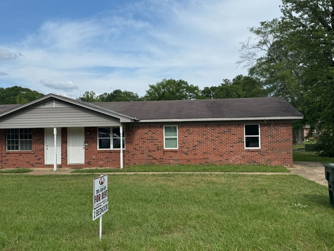 Building Photo - 4017 68th Ave