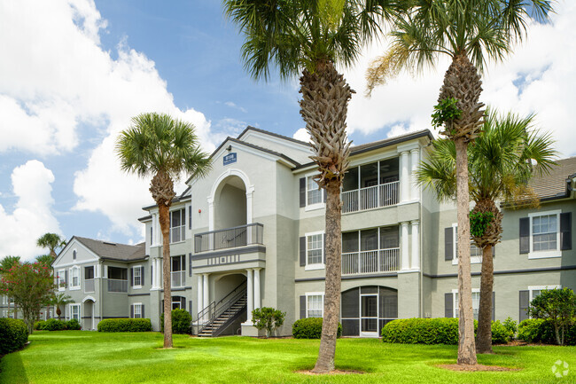 Building Photo - MAA Lakewood Ranch