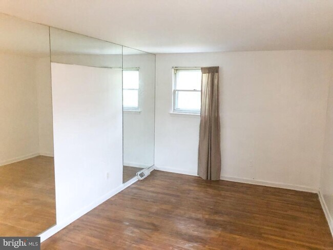 Foto del edificio - 2259 Strahle St