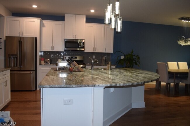 Building Photo - 47 Colgate Dr
