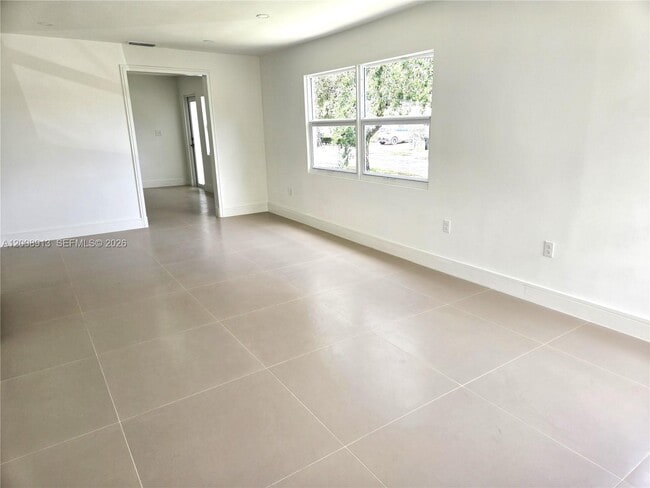 Foto del edificio - 1002 SW 65th Ave