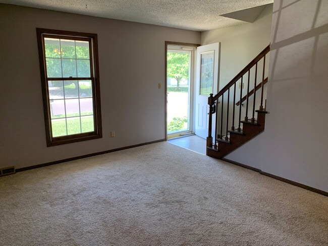 Building Photo - Duplex in North Peoria; Richwoods Schools