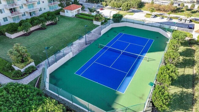 Foto del edificio - 3020 NE 32nd Ave