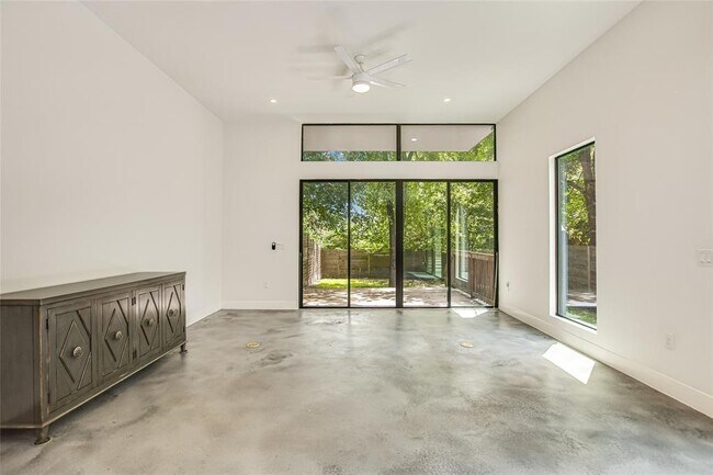 Building Photo - 3801 Grayson Ln