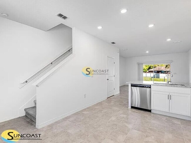 Building Photo - 7215 Sabal Ter