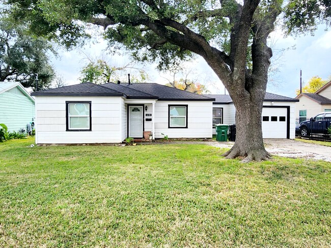 Building Photo - 618 Dunkley Dr