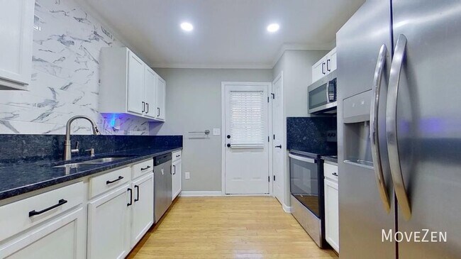 Foto del edificio - 3422 Chagall Ct Charlotte, NC 28205 Gorgeo...