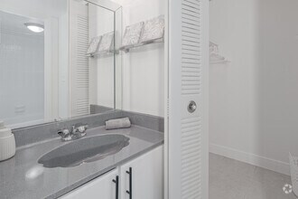 2BR, 2BA - 1,000SF - Hawaiian Palms