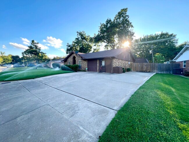 Foto del edificio - 5608 Lubbock Ave