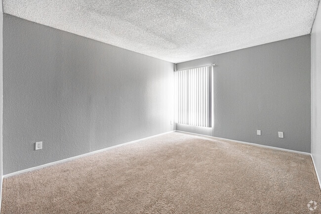 1BR, 1BA - 750SF - Bedroom - Rollingwood