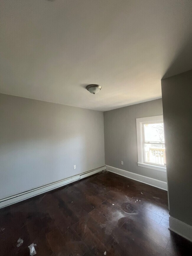 Building Photo - 186 Matthew St