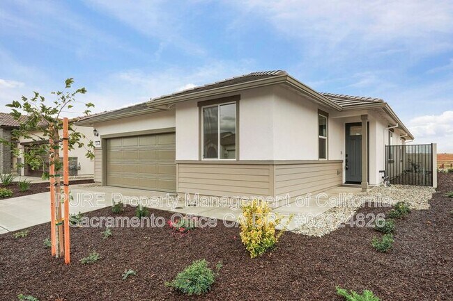 Building Photo - 104 Annotto St