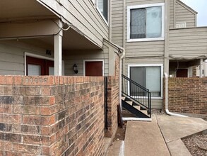 Building Photo - 11520 N May Ave