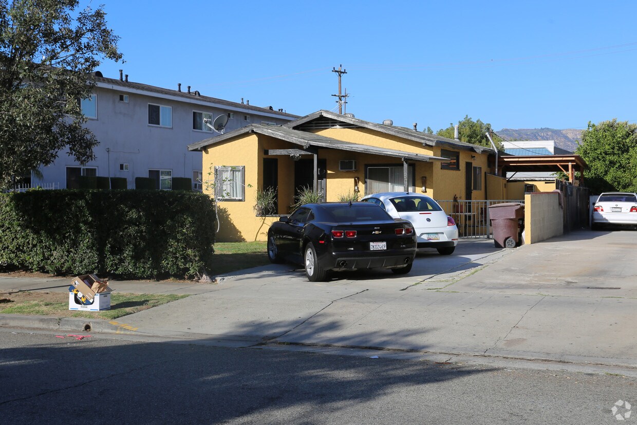 Primary Photo - 907 Mariposa St
