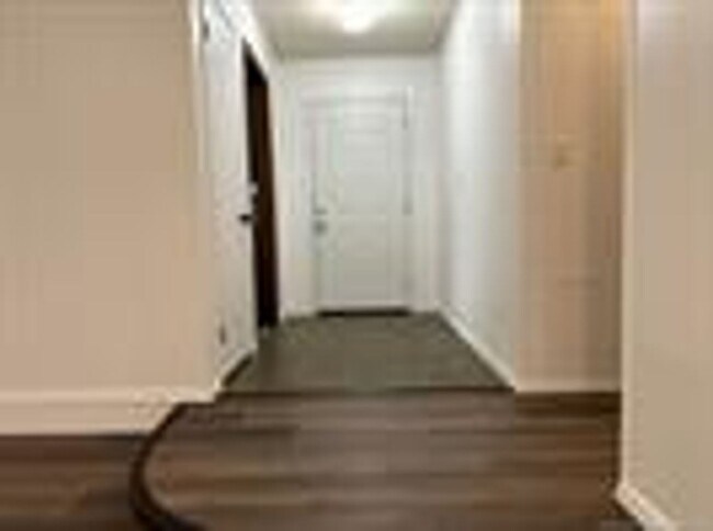 Foto del edificio - Welcome home to this beautifully updated 3-bedroom, 2-bath home with a 2-car garage, located in t...