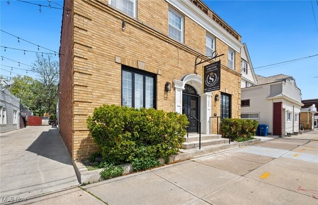 Building Photo - 12900 Madison Ave