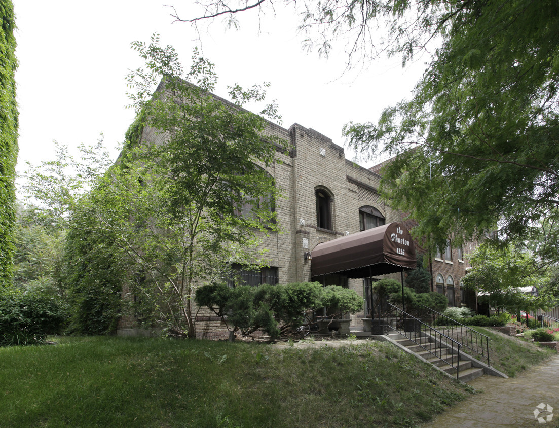 Building Photo - The Phaeton