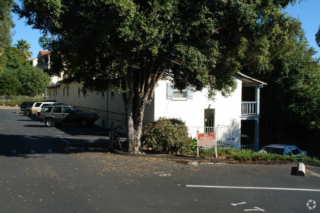 Foto del edificio - 1214 Coast Village Rd