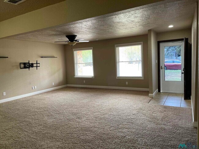 Foto del edificio - 1915 Miller St