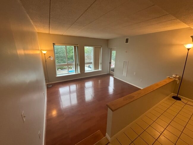 Building Photo - 12 Colebrook St