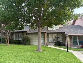Building Photo - 3225 Castledale St