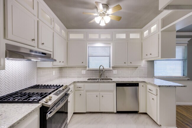 Photo - 809 Teal Pl House