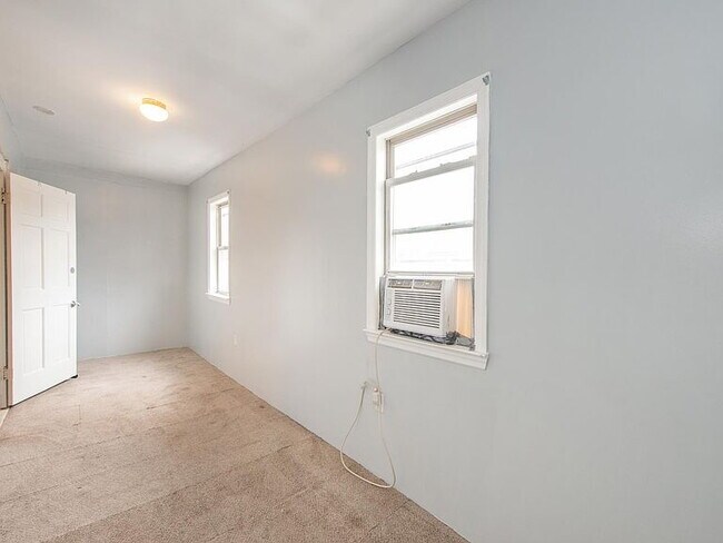 Foto del edificio - 3-Bed in the Heart of New Brunswick!"