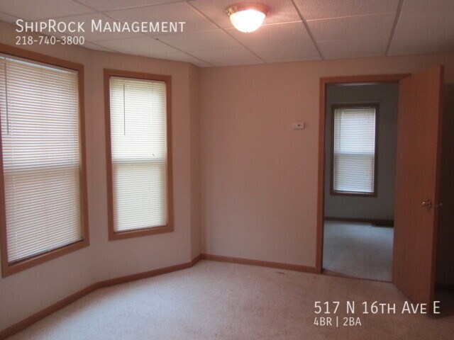 Building Photo - 517 N 16th Ave E